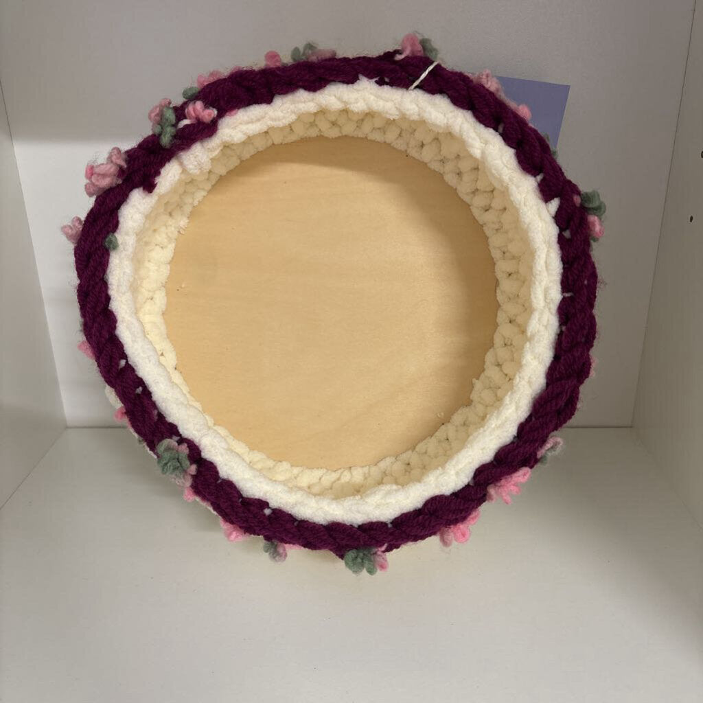 FLORAL TRIMED BASKET