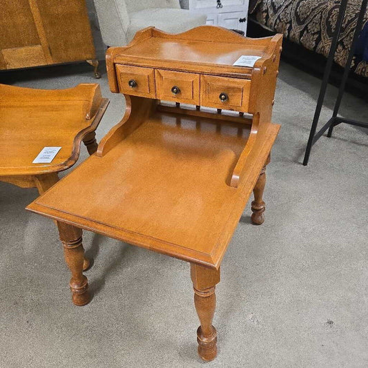VTG MAPLE END TABLE