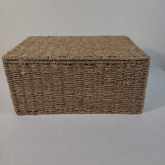 LIDDED BASKET