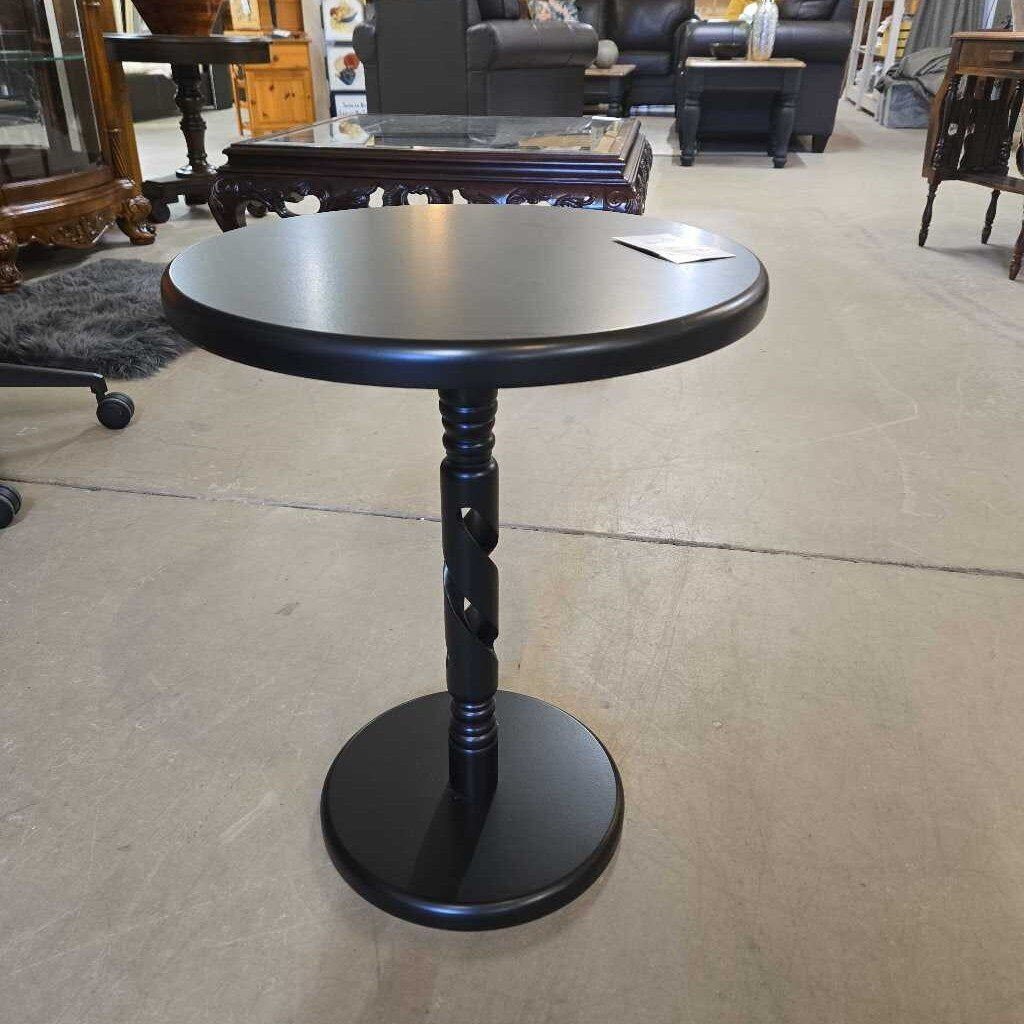 ROUND BLACK TABLE