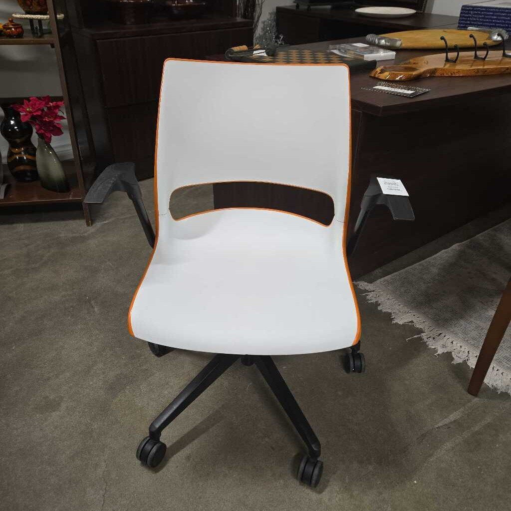 ADJUSTABLE WHITE/ORANGE OFFICE CHAIR