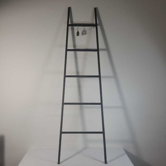 LG SILVER LADDER