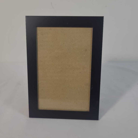 BLACK PICTURE FRAME
