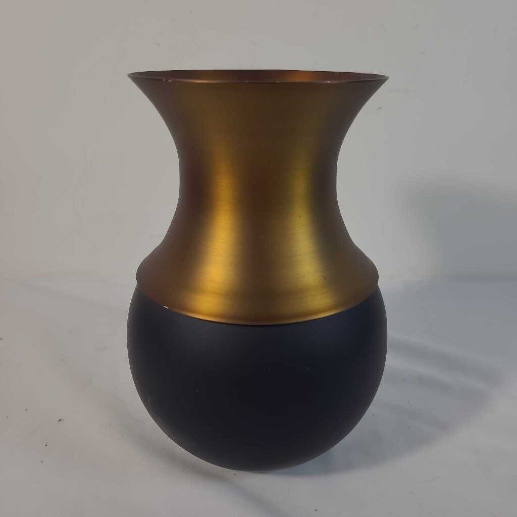 BLACK/COPPER VASE