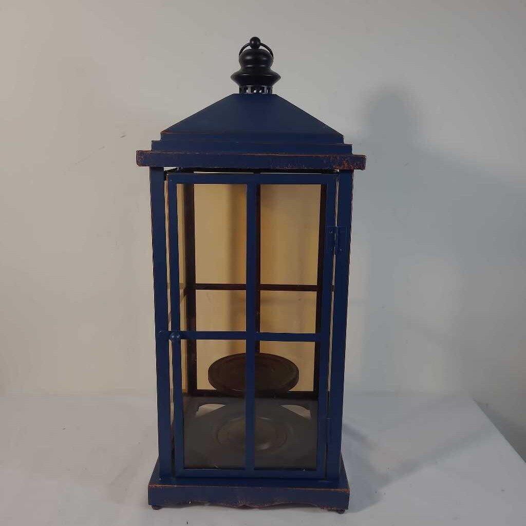 TALL PARTYLITE RUSTIC LANTERN
