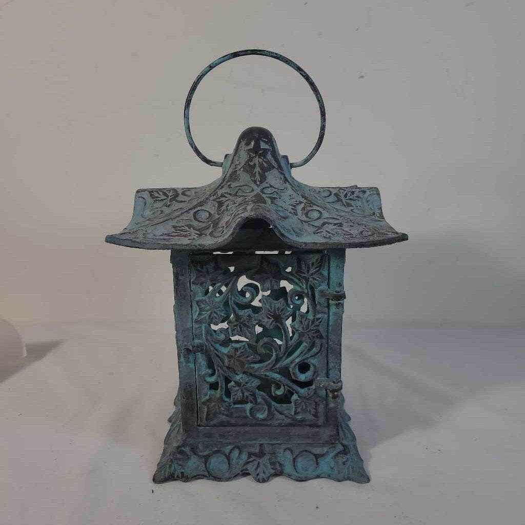 PARTYLITE JAPANESE-STYLE PAGODA METAL LANTERN