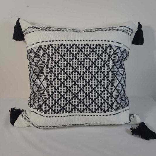 BLACK & WHITE PILLOW