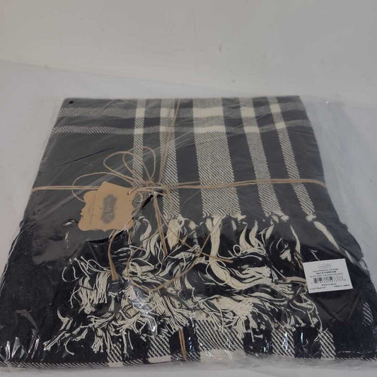 BLACK/BEIGE MUD PIE THROW