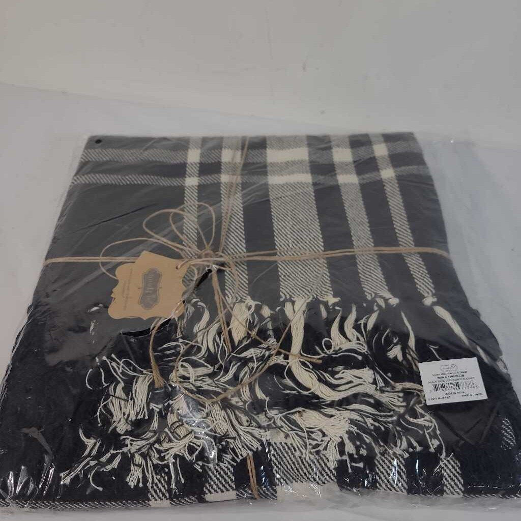 BLACK/BEIGE MUD PIE THROW