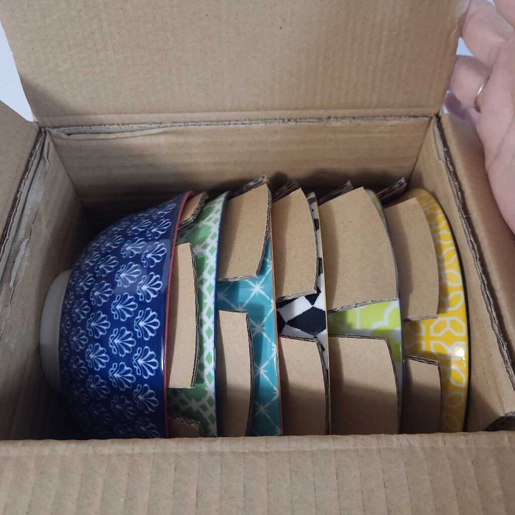 NIB S/6 PORCELAIN BOWLS