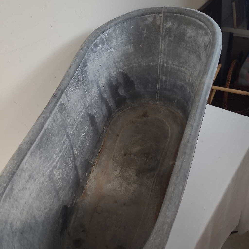 VTG GALVANISED ENCHANTING BABY BATH
