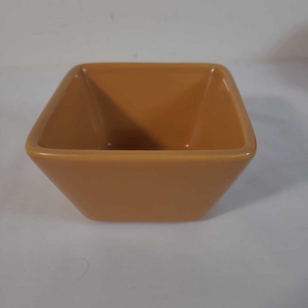 SM SQ BOWL SIMPLE ADDITIONS~PAMPERED CHEF