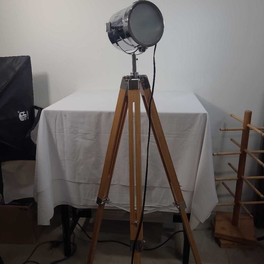 ADJ CHROME/ WOOD TRIPOD TABLE/FLOOR LAMP