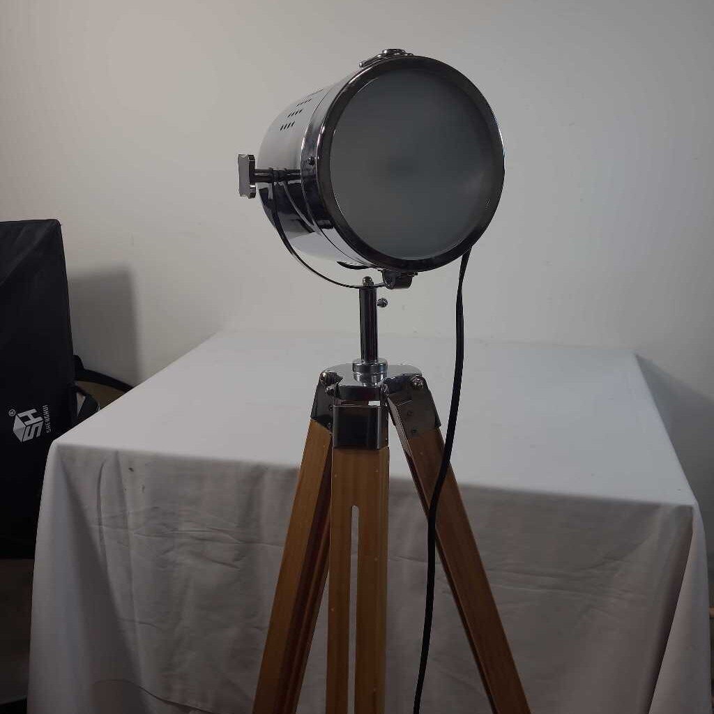 ADJ CHROME/ WOOD TRIPOD TABLE/FLOOR LAMP
