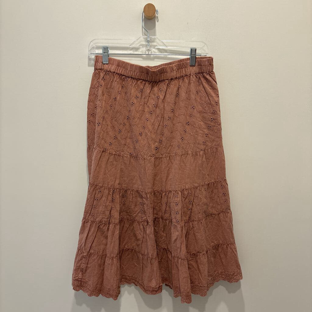 PINK EYELATE SKIRT