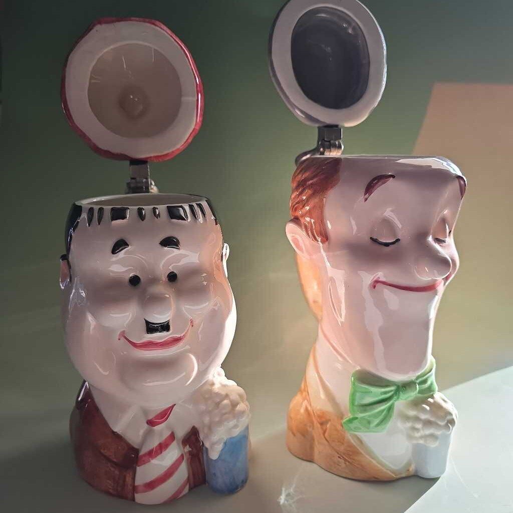 1972 Laurel & Hardy Steins - Set