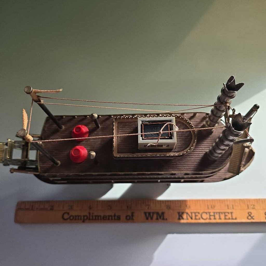 Disney Mark Twain Riverboat Transister Radio