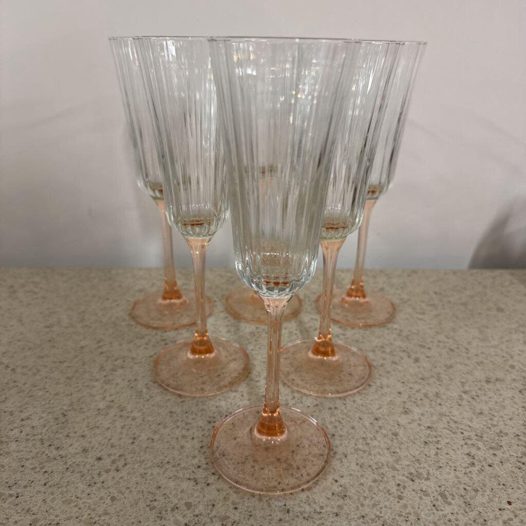 Set of 6 pink champagne glasses