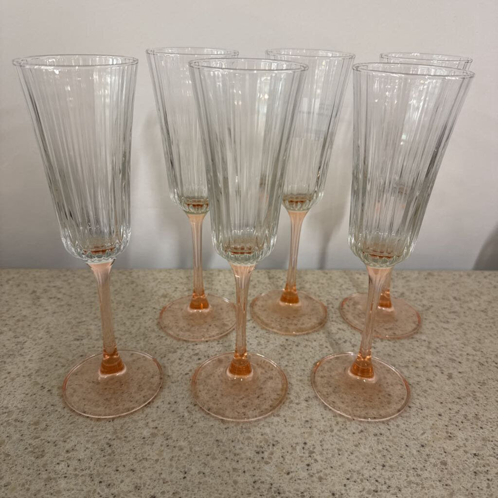 Set of 6 pink champagne glasses