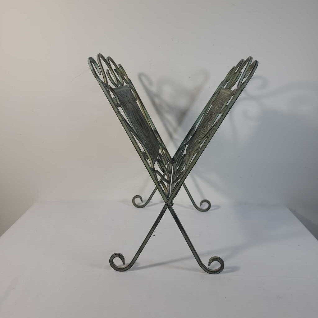 FOLDING METAL MAGAZINE HOLDER