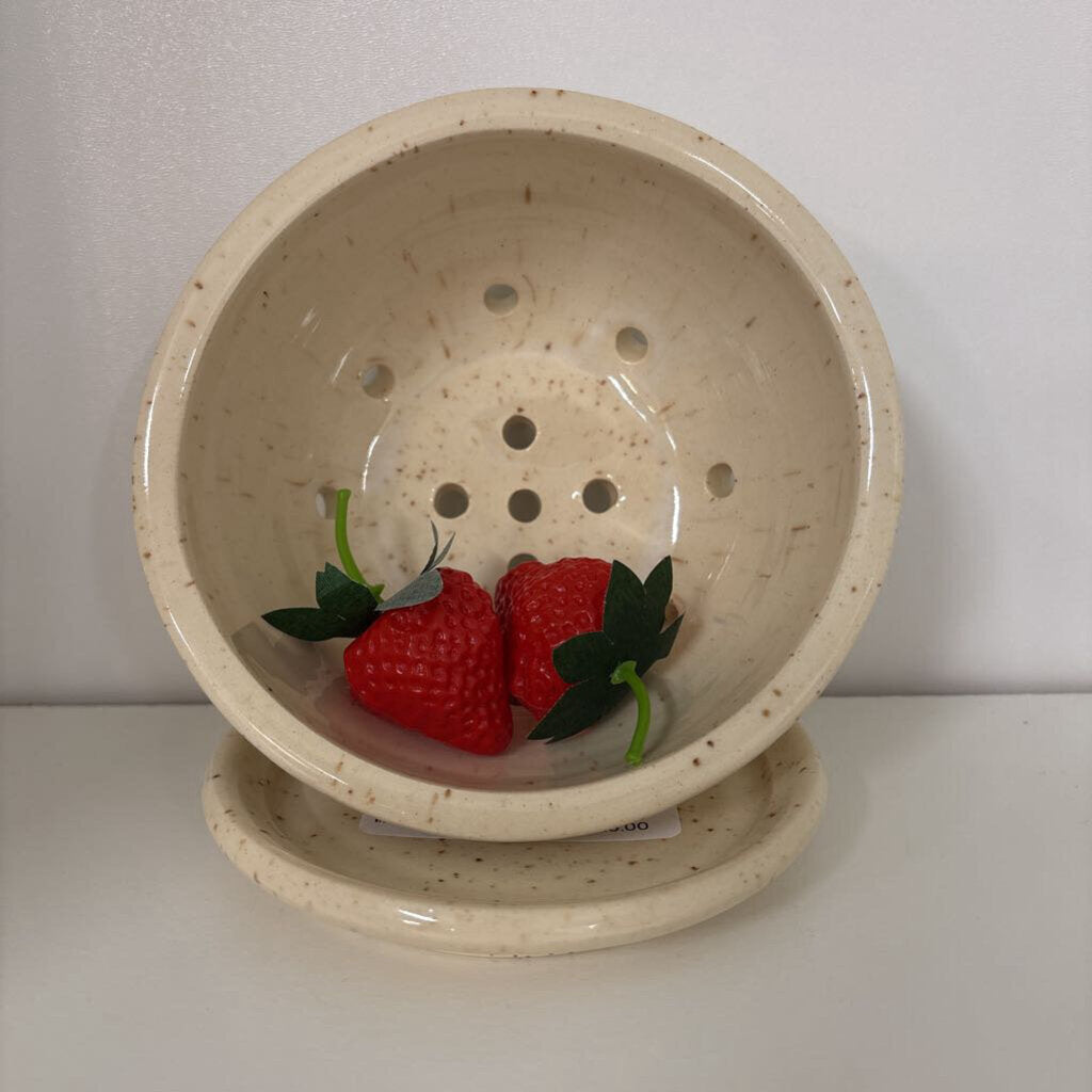 BERRY BOWL
