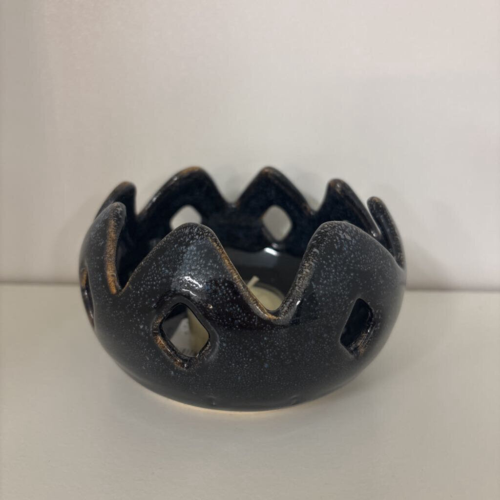 CANDLE HOLDER