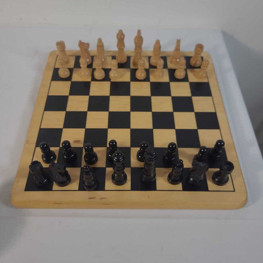 WOOD CHESS SET