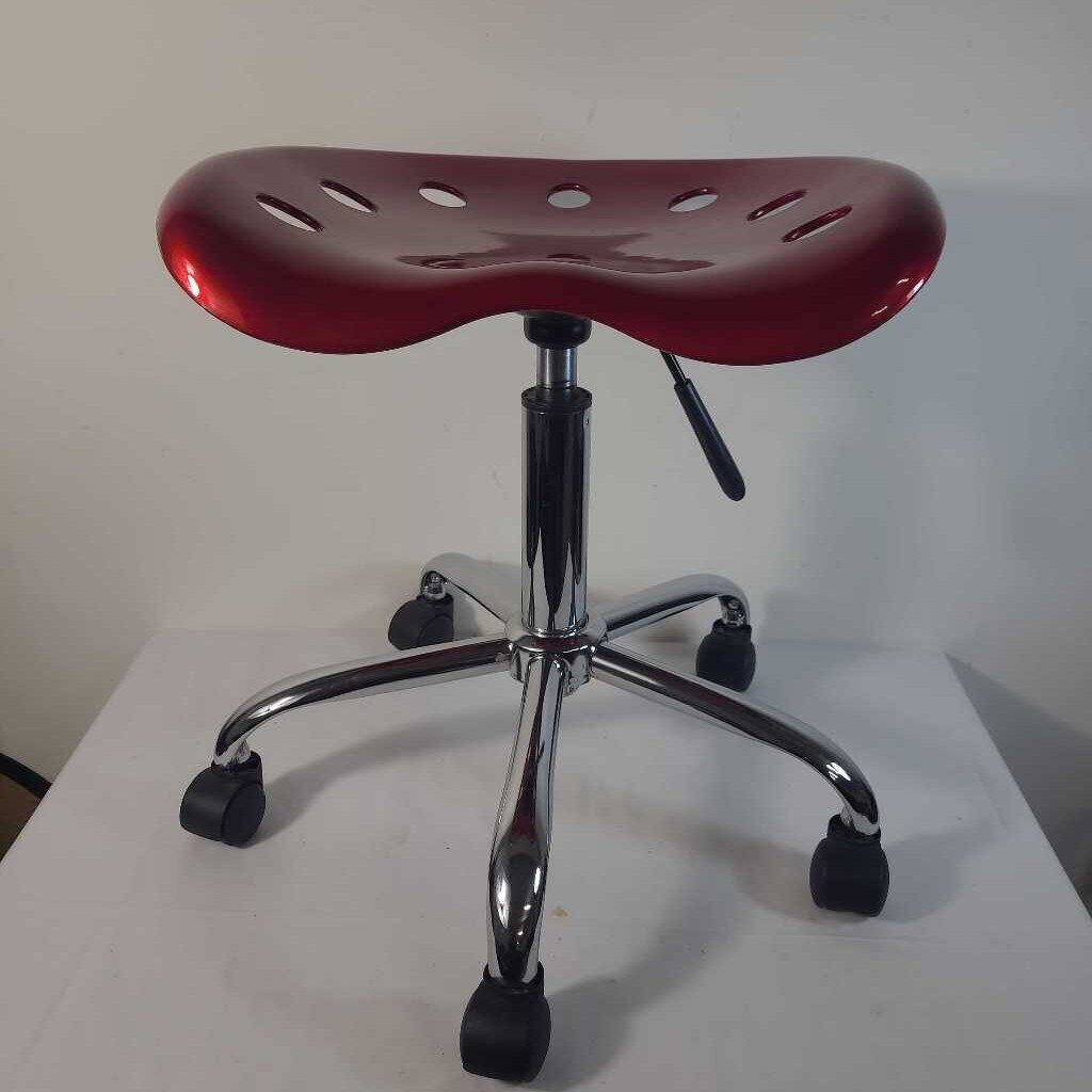 RED TRACTOR SEAT/ CHROME STOOL