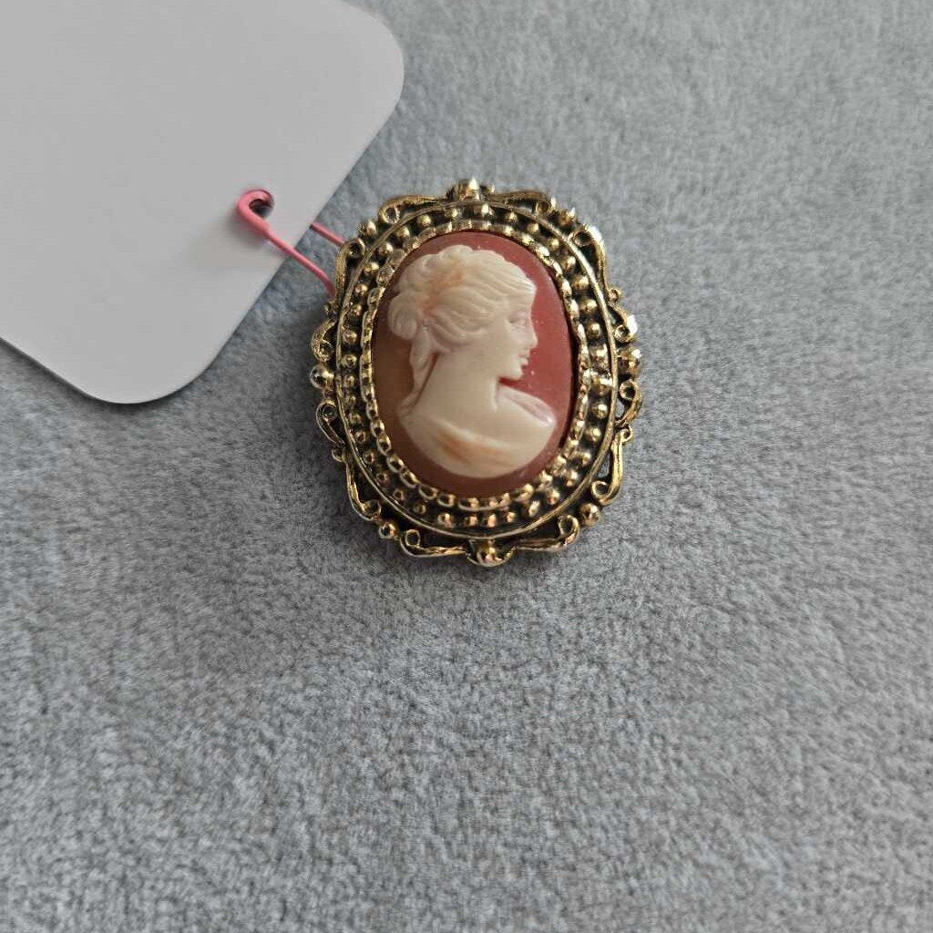 Shell Cameo Scarf/Dress Clip