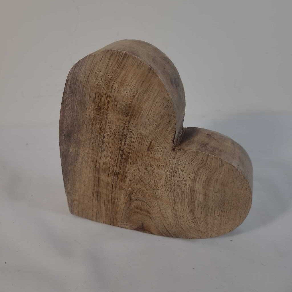 WOOD HEART W/ RED FLOWERS