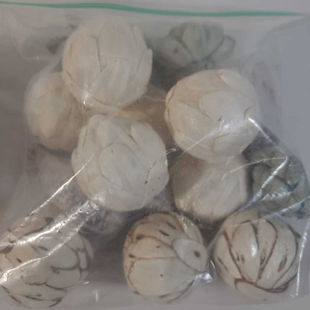 17pc DECORATIVE VASE FILLER