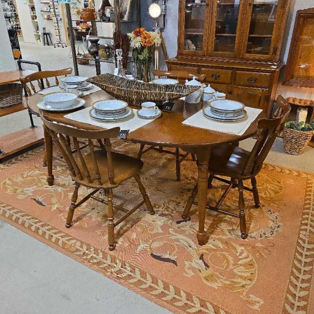 VILAS 42" TABLE + 4 CHAIRS