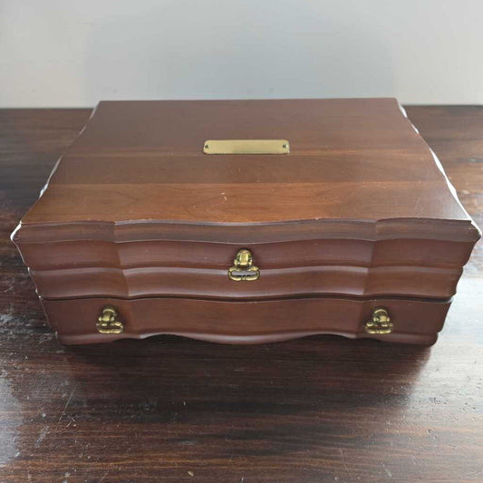 JASCO Her Majesty Emerald Lined Jewel Box