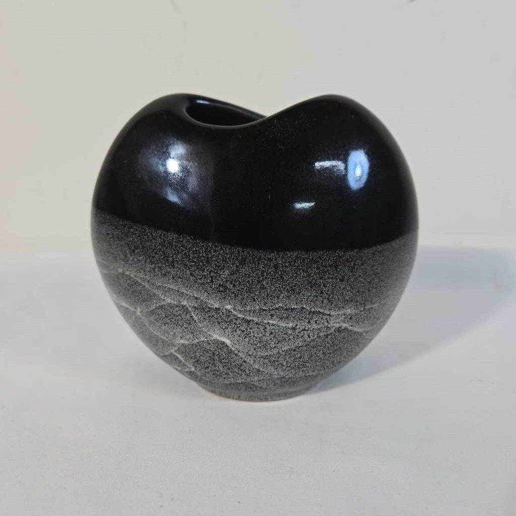 GREY & BLACK VASE