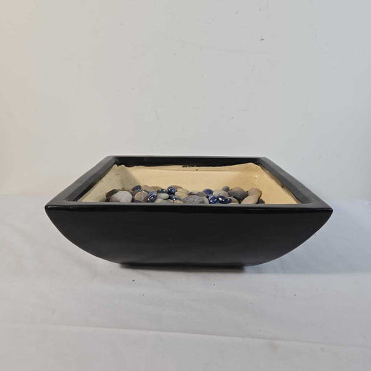 BLACK BOWL W/DECORATIVE ROCKS