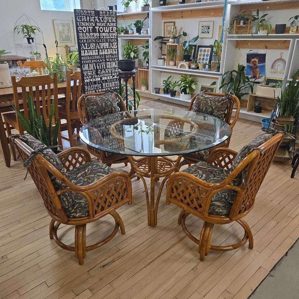 GLASS TOP RATTAN TABLE W/4 CHAIRS