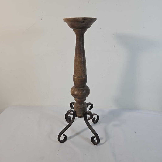 WOOD CANDLE HOLDER ON METAL STAND