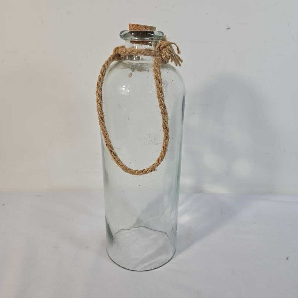 GLASS CLOCHE W/ ROPE HANDLE