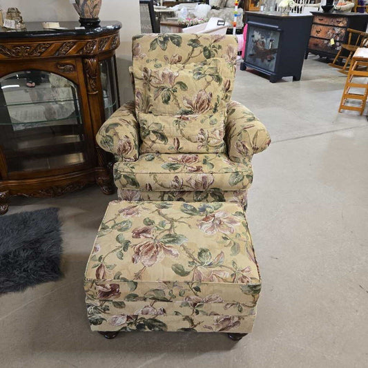 FLORAL ACCENT CHAIR W/STOOL + 3 PILLOWS