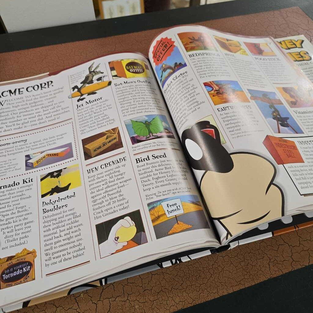 Looney Tunes The Ultimate Visual Guide 2003