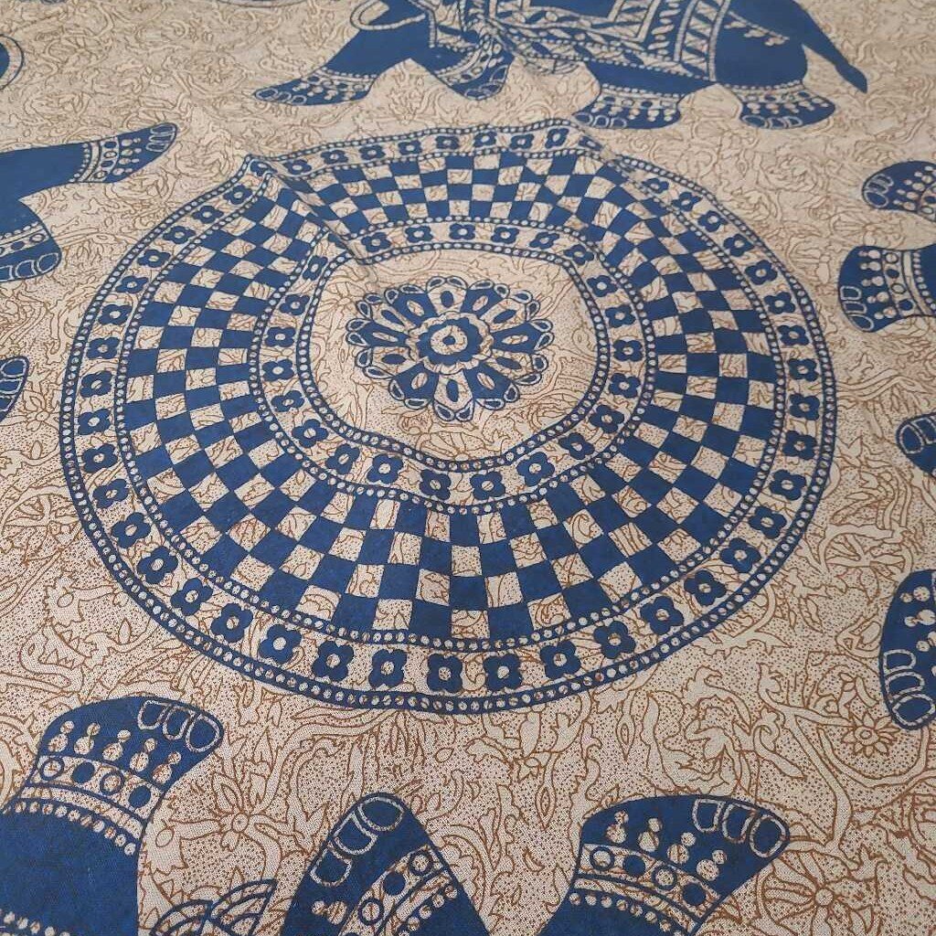 ELEPHANT TAPESTRY BLANKET