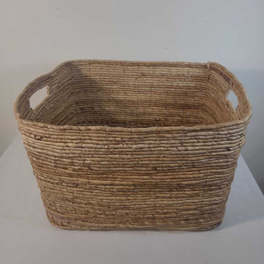 BASKET W/HANDLES