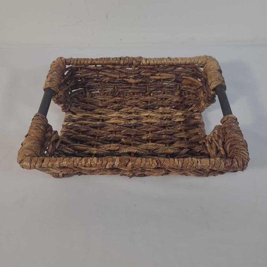 SM HANDLED WOVEN TRAY