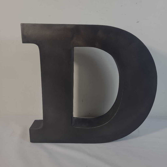 WALL MOUNTED METAL D