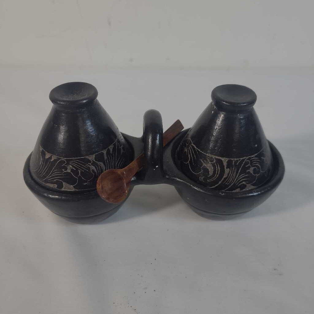 BLACK CONDIMENT BOWLS W/SPOON