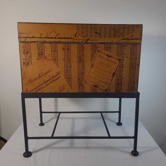 PIER 1 TRUNK ON STAND