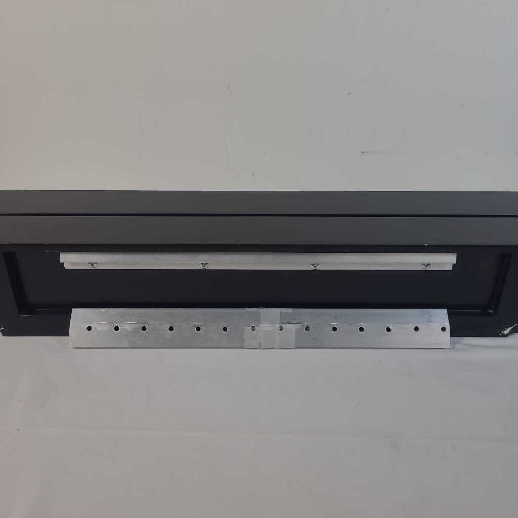 FLOATING WALL SHELF