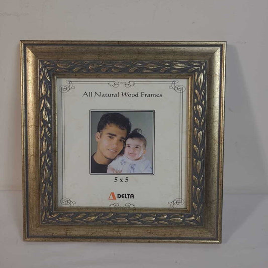 9" X 9" GOLD PICTURE FRAME