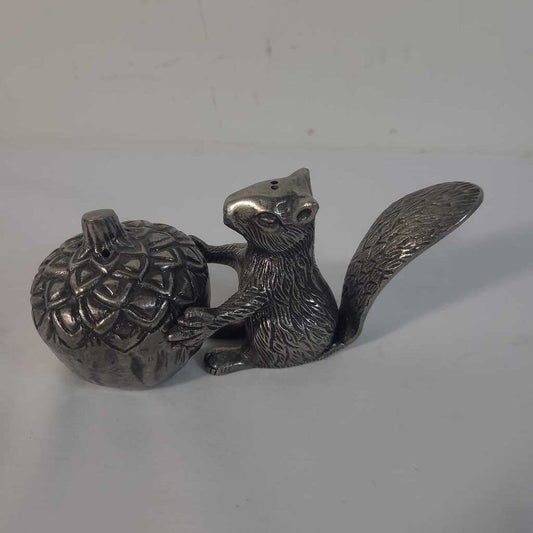 PEWTER SQUIREL & ACORN S&P SHAKERS