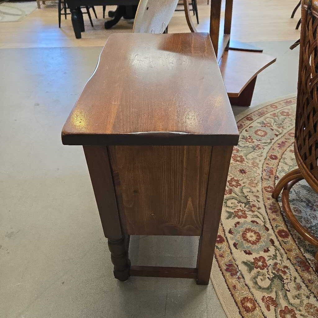 BEDSIDE CABINET
